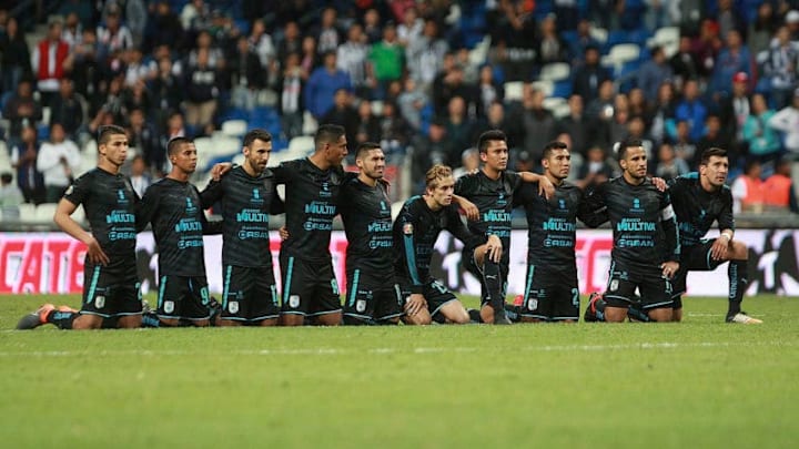 MONTERREY, MEXICO - MARCH 07: Players of Queretaro wait in the penalty shootout during the round of 16th between Monterrey and Queretaro as part of the Copa MX Clausura 2018 at BBVA Bancomer Stadium on March 07, 2018 in Monterrey, Mexico. (Photo by Alfredo Lopez/Jam Media/Getty Images)