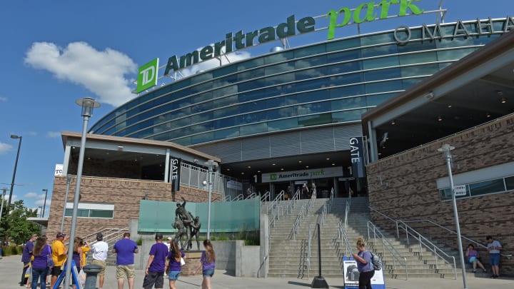 Omaha, NE – JUNE 26: Baseball fans gather outside TD Ameritrade Park prior to game one of the College World Series Championship Series, between the LSU Tigers and the Florida Gators on June 26, 2017 in Omaha, Nebraska. (Photo by Peter Aiken/Getty Images)