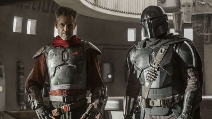Timothy Olyphant is Cobb Vanth and Pedro Pascal is The Mandalorian in THE MANDALORIAN, exclusively on Disney+. Photo courtesy of Disney+.