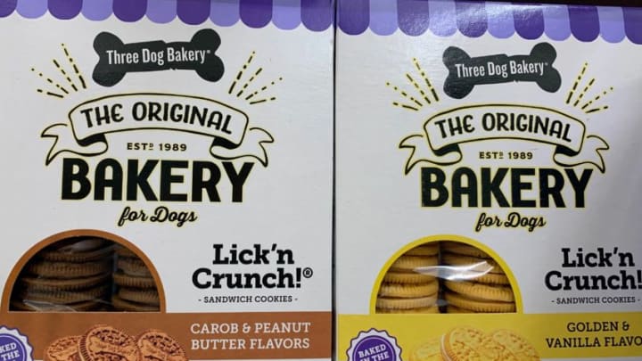 Three Dog Bakery: Lick'n Crunch! Sandwich Cookies. Photo Credit: Kimberley Spinney