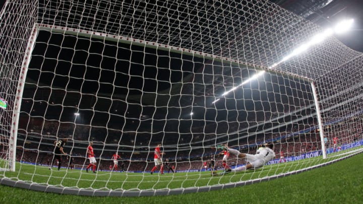 LISBON, PORTUGAL - DECEMBER 06: Benfica's goalkeeper Ederson from Brasil makes a save during the UEFA Champions League group B match between SL Benfica v SSC Napoli at Estadio da Luz on December 06, 2016 in Lisbon, Portugal. (Photo by Carlos Rodrigues/Getty Images)