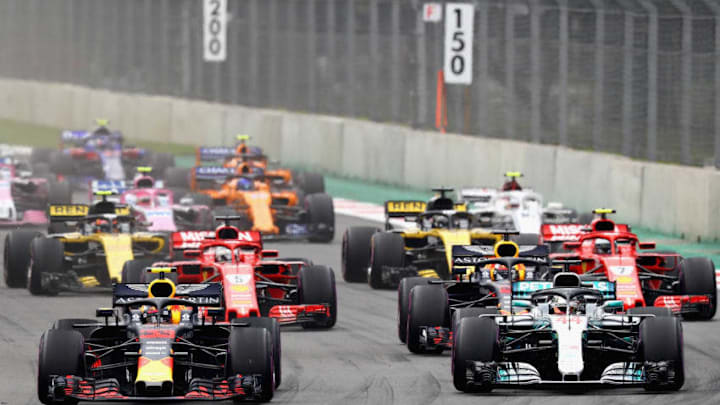 MEXICO CITY, MEXICO - OCTOBER 28: Max Verstappen of the Netherlands driving the (33) Aston Martin Red Bull Racing RB14 TAG Heuer leads Lewis Hamilton of Great Britain driving the (44) Mercedes AMG Petronas F1 Team Mercedes WO9 (Photo by Mark Thompson/Getty Images)