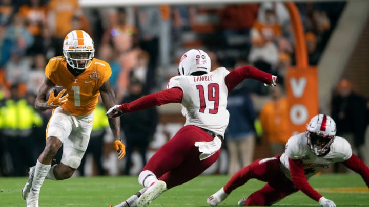 Tennessee wide receiver Velus Jones Jr. (1) tries to get by the South Alabama cornerback Dallas Gamble (19) in the NCAA football game between the Tennessee Volunteers and South Alabama Jaguars in Knoxville, Tenn. on Saturday, November 20, 2021.Utvsal1120