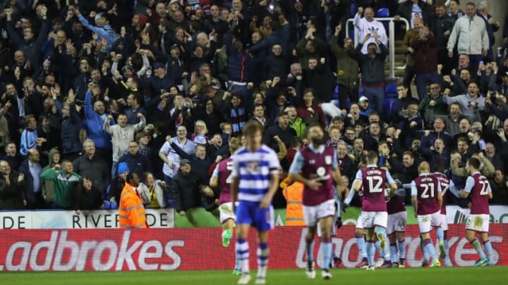 READING, ENGLAND - OCTOBER 18: Jordan Ayew of Aston Villa celebrates scoring the winning goal from the penalty spot during the Sky Bet Championship match between Reading and Aston Villa at Madejski Stadium on October 18, 2016 in Reading, England. (Photo by Warren Little/Getty Images)