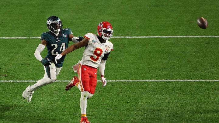 GLENDALE, ARIZONA – FEBRUARY 12: James Bradberry #24 of the Philadelphia Eagles is called for holding against JuJu Smith-Schuster #9 of the Kansas City Chiefs during the fourth quarter in Super Bowl LVII at State Farm Stadium on February 12, 2023 in Glendale, Arizona. (Photo by Sarah Stier/Getty Images)