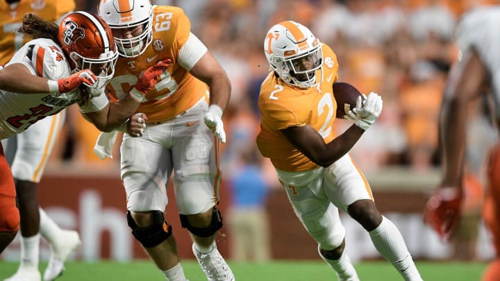 Tennessee running back Jabari Small (2) runs the ball during a game at Neyland Stadium in Knoxville, Tenn. on Thursday, Sept. 2, 2021.Kns Tennessee Bowling Green Football