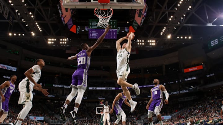 MILWAUKEE, WI - November 4: Pat Connaughton #24 of the Milwaukee Bucks dunks the ball against the Sacramento Kings on November 4, 2018 at Fiserv Forum in Milwaukee, Wisconsin. NOTE TO USER: User expressly acknowledges and agrees that, by downloading and/or using this Photograph, user is consenting to the terms and conditions of the Getty Images License Agreement. Mandatory Copyright Notice: Copyright 2018 NBAE (Photo by Gary Dineen/NBAE via Getty Images)