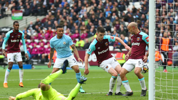 LONDON, ENGLAND - APRIL 29: Declan Rice of West Ham United deflects Kevin De Bruyne of Manchester City (not pictured) cross into the net for a own goal and Manchester City's second goal of the gaem during the Premier League match between West Ham United and Manchester City at London Stadium on April 29, 2018 in London, England. (Photo by Catherine Ivill/Getty Images)