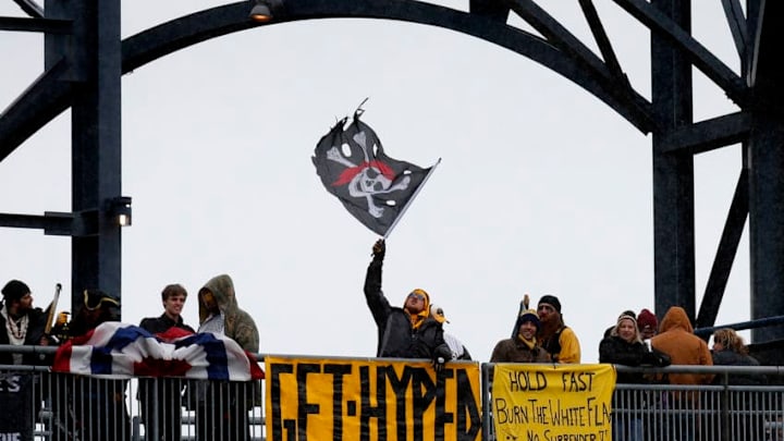 PITTSBURGH, PA - APRIL 07: Pirate fans stand on the rotunda during the game between the Pittsburgh Pirates and the Atlanta Braves on Opening Day at PNC Park on April 7, 2017 in Pittsburgh, Pennsylvania. (Photo by Justin K. Aller/Getty Images)
