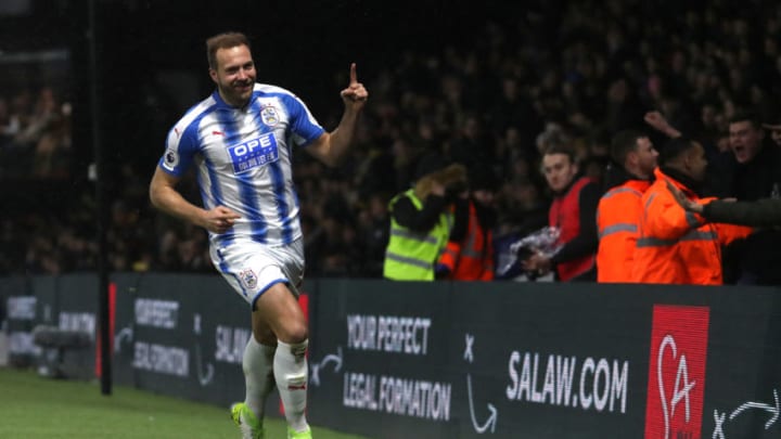 WATFORD, ENGLAND – DECEMBER 16: Laurent Depoitre of Huddersfield Town celebrates after scoring his sides third goal during the Premier League match between Watford and Huddersfield Town at Vicarage Road on December 16, 2017 in Watford, England. (Photo by Christopher Lee/Getty Images)