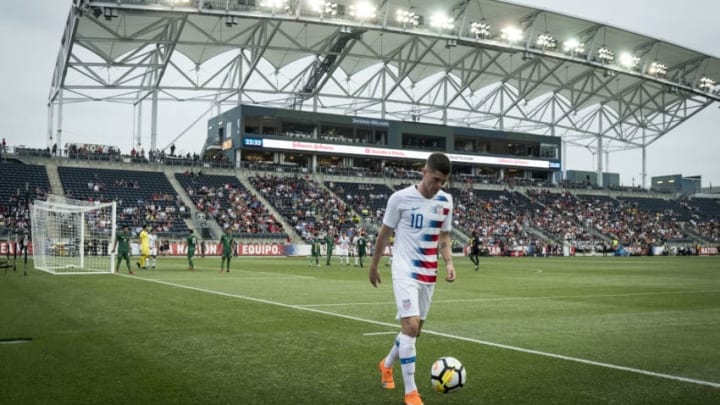 CHESTER, PA - MAY 28: Christian Pulisic #10 of the US Men's National Team lines up for the corner kick during the International Friendly Match between United States Mens National Team v Bolivia at Talen Energy Stadium on May 28, 2018 in Chester, PA. The US Men's National Team won the match with a score of 3 to 0. (Photo by Ira L. Black/Corbis via Getty Images)