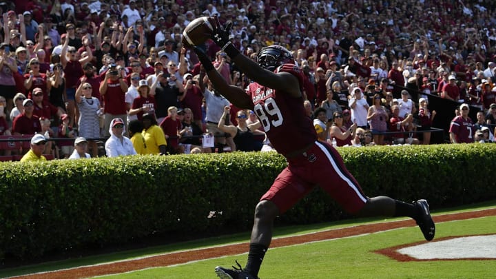 COLUMBIA, SC – OCTOBER 06: Wide receiver Bryan Edwards #89 of the South Carolina Gamecocks makes a touchdown reception against the Missouri Tigers during the first quarter of the football game at Williams-Brice Stadium on October 6, 2018 in Columbia, South Carolina. (Photo by Mike Comer/Getty Images)