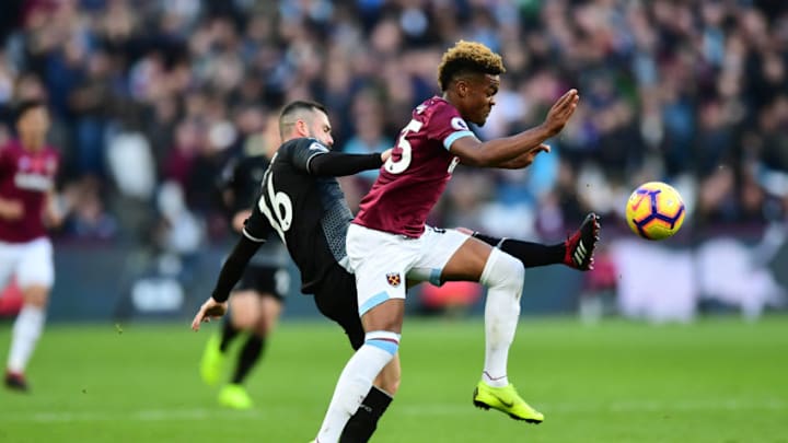LONDON, ENGLAND - NOVEMBER 03: Grady Diangana of West Ham United battles for possession with Steven Defour of Burnley during the Premier League match between West Ham United and Burnley FC at London Stadium on November 3, 2018 in London, United Kingdom. (Photo by Alex Broadway/Getty Images)