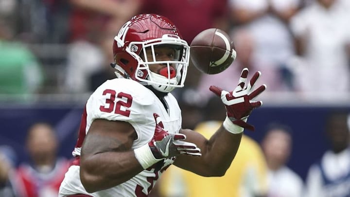 Sep 3, 2016; Houston, TX, USA; Oklahoma Sooners running back Samaje Perine (32) makes a reception during the first quarter against the Houston Cougars at NRG Stadium. Mandatory Credit: Troy Taormina-USA TODAY Sports