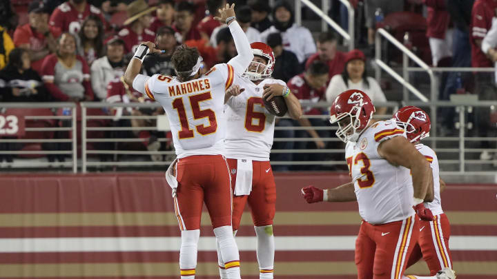 SANTA CLARA, CALIFORNIA – AUGUST 14: Shane Buechele #6 and Patrick Mahomes #15 of the Kansas City Chiefs celebrates after Buechele scored a touchdown against the San Francisco 49ers during the fourth quarter at Levi’s Stadium on August 14, 2021 in Santa Clara, California. (Photo by Thearon W. Henderson/Getty Images)