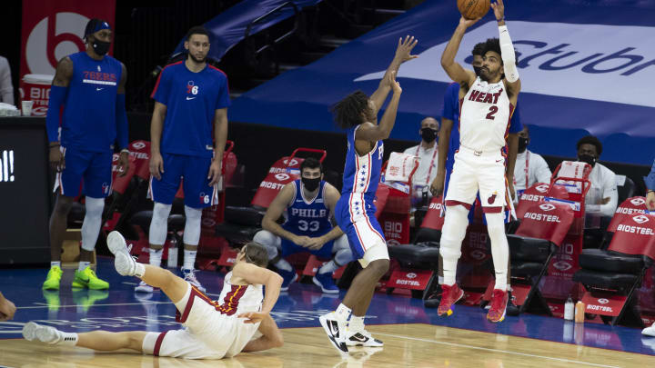 Gabe Vincent #2 of the Miami Heat shoots the ball against Tyrese Maxey #0 of the Philadelphia 76ers (Photo by Mitchell Leff/Getty Images)
