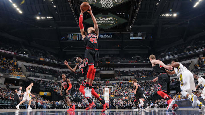 INDIANAPOLIS, IN - DECEMBER 6: Denzel Valentine #45 of the Chicago Bulls handles the ball against the Indiana Pacers on December 6, 2017 at Bankers Life Fieldhouse in Indianapolis, Indiana. NOTE TO USER: User expressly acknowledges and agrees that, by downloading and or using this Photograph, user is consenting to the terms and conditions of the Getty Images License Agreement. Mandatory Copyright Notice: Copyright 2017 NBAE (Photo by Ron Hoskins/NBAE via Getty Images)