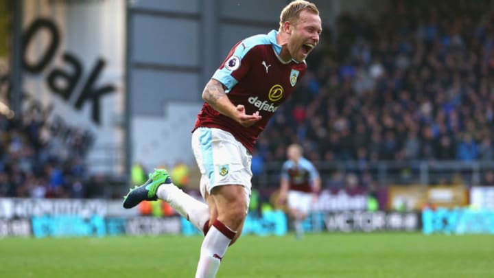 BURNLEY, ENGLAND - OCTOBER 22: Scott Arfield of Burnley celebrates scoring his team's second goal during the Premier League match between Burnley and Everton at Turf Moor on October 22, 2016 in Burnley, England. (Photo by Dave Thompson/Getty Images)