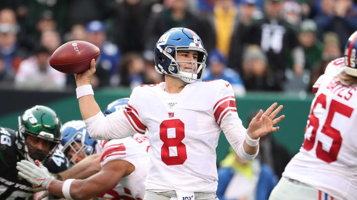 EAST RUTHERFORD, NEW JERSEY – NOVEMBER 10: Daniel Jones #8 of the New York Giants passes against the New York Jets during their game at MetLife Stadium on November 10, 2019 in East Rutherford, New Jersey. (Photo by Al Bello/Getty Images)
