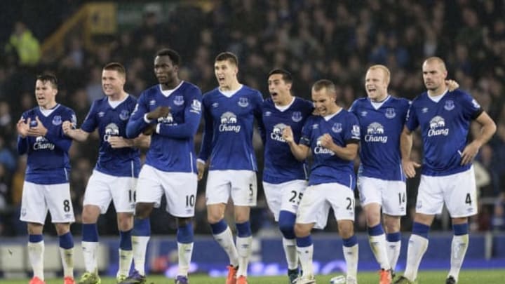 LIVERPOOL, ENGLAND – OCTOBER 27: from left to right Bryan Oviedo, James McCarthy, Romelu Lukaku, John Stones, Ramiro Funes Mori, Leon Osman, Steven Naismith and Darron Gibson during the Capital One Cup Fourth Round match between Everton and Norwich City at Goodison Park on October 27, 2015 in Liverpool, England. (Photo by Tony McArdle/Everton FC via Getty Images)