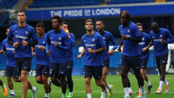 LONDON, ENGLAND - AUGUST 23: Chelsea players take to the pitch during a Chelsea Training Session at Stamford Bridge on August 23, 2022 in London, England. (Photo by Andrew Redington/Getty Images)