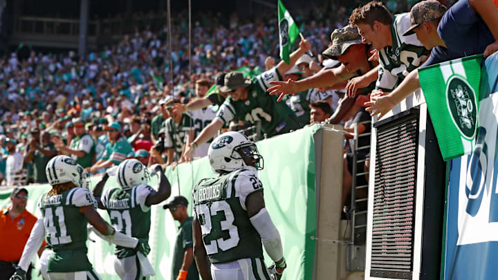 EAST RUTHERFORD, NJ – SEPTEMBER 24: Terrence Brooks (Photo by Al Bello/Getty Images)