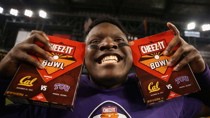 PHOENIX, ARIZONA – DECEMBER 26: Tight end Artayvious Lynn #88 of the TCU Horned Frogs celebrates following the Cheez-it Bowl at Chase Field on December 26, 2018 in Phoenix, Arizona. The Horned Frogs defeated the Golden Bears 10-7 in overtime. (Photo by Christian Petersen/Getty Images)