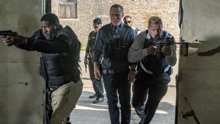 CHICAGO P.D. -- "The Thing About Heroes" Episode 503 -- Pictured: Jason Beghe as Hank Voight -- (Photo by: Matt Dinerstein/NBC)