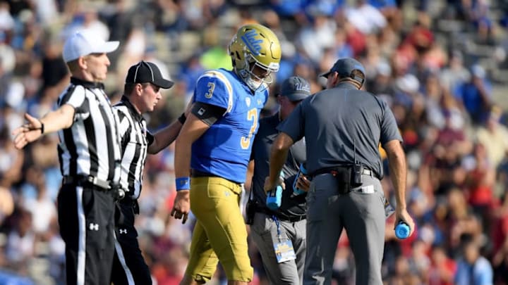 PASADENA, CA - SEPTEMBER 01: Wilton Speight #3 of the UCLA Bruins leaves the field after a play during the second quarter against the Cincinnati Bearcats at Rose Bowl on September 1, 2018 in Pasadena, California. (Photo by Harry How/Getty Images)