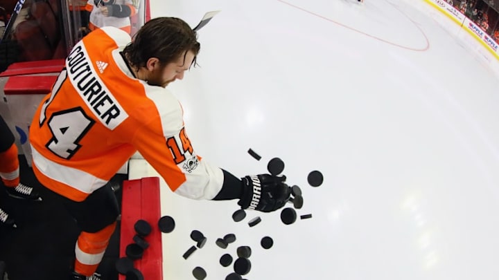 PHILADELPHIA, PA - NOVEMBER 18: Sean Couturier