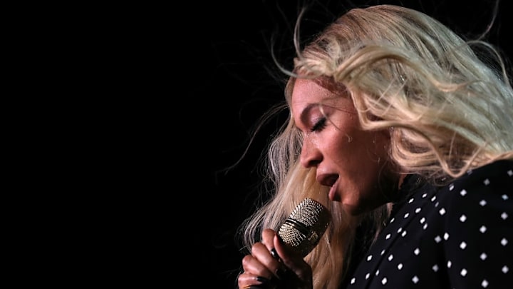 CLEVELAND, OH - NOVEMBER 04: Recording artist Beyonce performs during a Get Out The Vote concert for Democratic presidential nominee Hillary Clinton at Wolstein Center on November 4, 2016 in Cleveland, Ohio. With less than a week to go until election day, Hillary Clinton is campaigning in Pennsylvania, Ohio and Michigan. (Photo by Justin Sullivan/Getty Images)