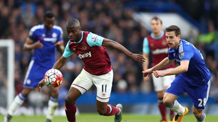 LONDON, ENGLAND - MARCH 19: Enner Valencia of West Ham United and Cesar Azpilicueta of Chelsea compete for the ball during the Barclays Premier League match between Chelsea and West Ham United at Stamford Bridge on March 19, 2016 in London, United Kingdom. (Photo by Paul Gilham/Getty Images)