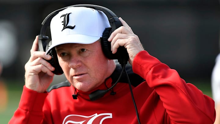 Head coach Bobby Petrino of the Louisville Cardinals  (Photo by Mike Comer/Getty Images)