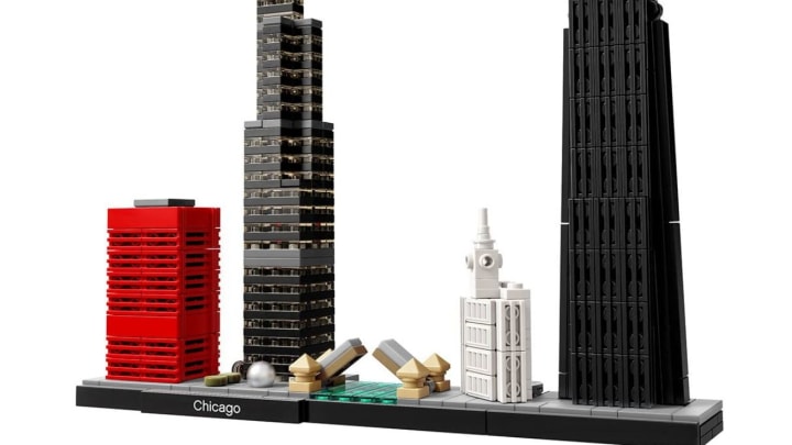 Discover LEGO's Chicago skyline architecture set on Amazon.
