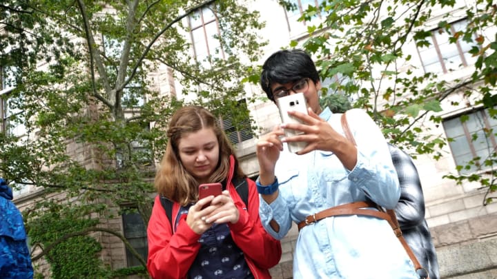 NEW YORK, NY – JULY 29: Children play Pokemon Go in Central Park as Pokemon Go craze hits New York City on July 29, 2016 in New York City. (Photo by Michael Loccisano/Getty Images)