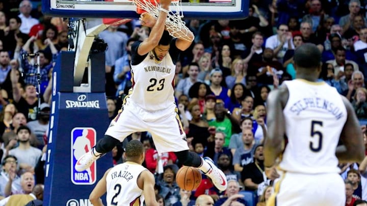 Oct 28, 2016; New Orleans, LA, USA; New Orleans Pelicans forward Anthony Davis (23) dunks against the Golden State Warriors during the second quarter of a game at the Smoothie King Center. Mandatory Credit: Derick E. Hingle-USA TODAY Sports