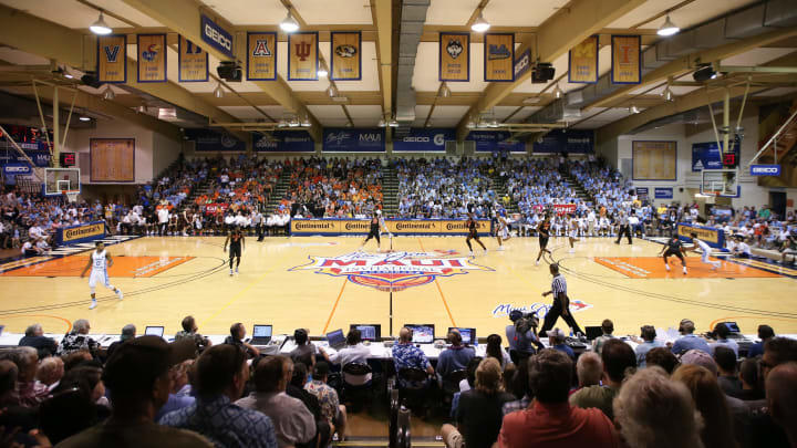 LAHAINA, HI – NOVEMBER 22: Fans pack the Lahaina Civic Center to watch the Maui Invitational NCAA college basketball game between the North Carolina Tar Heels and the Oklahoma State Cowboys at the Lahaina Civic Center on November 22, 2016 in Lahaina, Hawaii. (Photo by Darryl Oumi/Getty Images)