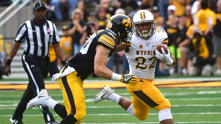 Wyoming Cowboys’ running back Nico Evans (22) (Photo by Keith Gillett/Icon Sportswire via Getty Images)