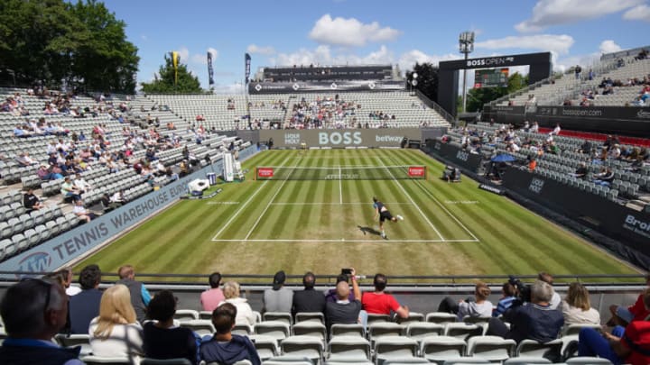 STUTTGART, GERMANY - JUNE 09: General view during the round of 16 match between Oscar Otte of Germany and Denis Shapovalov of Canada during day four of the BOSS OPEN at Tennisclub Weissenhof on June 09, 2022 in Stuttgart, Germany. (Photo by Christian Kaspar-Bartke/Getty Images)