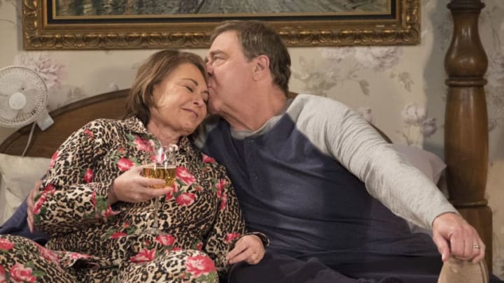 ROSEANNE - "Knee Deep" - Roseanne's knee gets worse so Dan is forced to a make an important work decision; but when a major storm hits Lanford, their fortunes change for the better. Later, Darlene realizes she has to go back to her first passion . writing, on the ninth episode and season finale of the revival of "Roseanne," TUESDAY, MAY 22 (8:00-8:30 p.m. EDT), on The ABC Television Network. (ABC/Adam Rose)ROSEANNE BARR, JOHN GOODMAN
