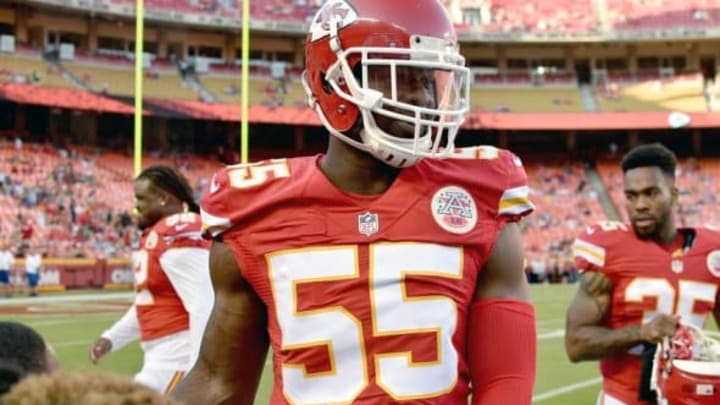 Kansas City Chiefs outside linebacker Dee Ford (55) high-fives young fans before the game against the Green Bay Packers at Arrowhead Stadium. Credit: Denny Medley-USA TODAY Sports