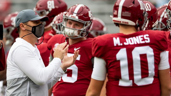 Nov 28, 2020; Tuscaloosa, Alabama, USA; Alabama offensive coordinator Steve Sarkisian, acting as head coach during head coach Nick Saban’s COVID-19 quarantine, takes the field with the team for warmups at Bryant-Denny Stadium for the Iron Bowl against Auburn. Mandatory Credit: Mickey Welsh/The Montgomery Advertiser via USA TODAY Sports