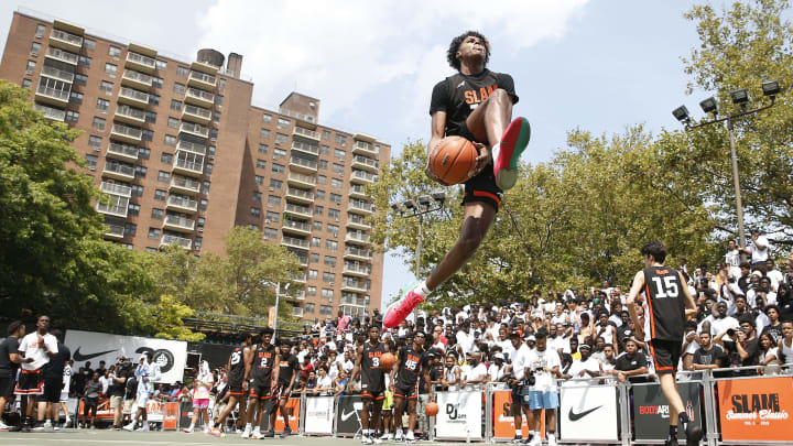 NEW YORK, NEW YORK – AUGUST 18: Jalen Green #14 of Team Zion dunks prior to the game against Team Jimma during the SLAM Summer Classic 2019 at Dyckman Park on August 18, 2019 in New York City. (Photo by Michael Reaves/Getty Images)