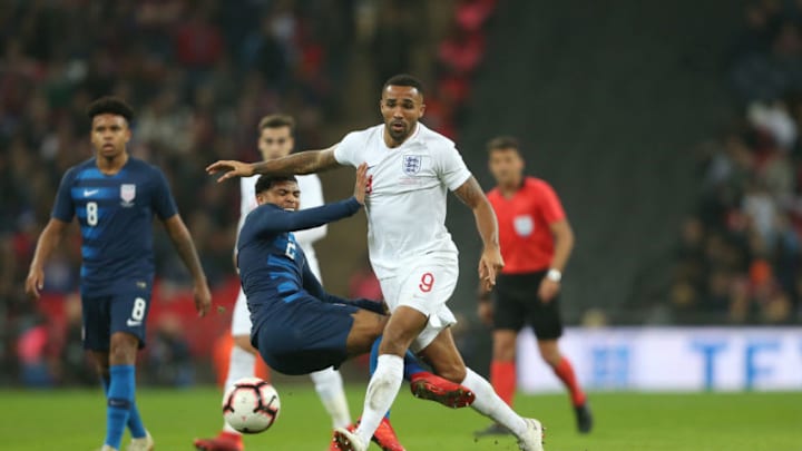 LONDON, ENGLAND - NOVEMBER 15: England's Callum Wilson and United States' DeAndre Yedlin during the International Friendly match between England and United States at Wembley Stadium on November 15, 2018 in London, United Kingdom. (Photo by Rob Newell - CameraSport via Getty Images)