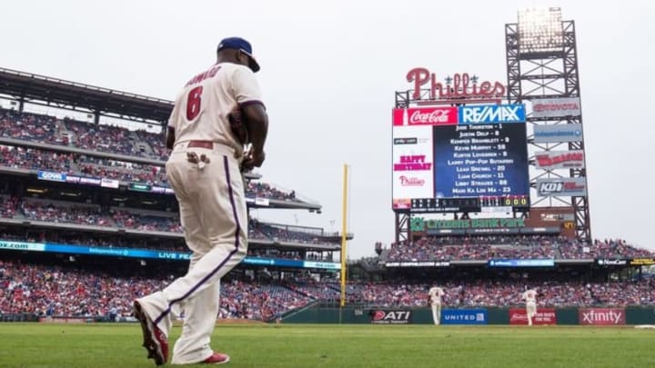 Oct 2, 2016; Philadelphia, PA, USA; Philadelphia Phillies first baseman Ryan Howard (6) takes the field during the fifth inning against the New York Mets at Citizens Bank Park. The Philadelphia Phillies won 5-2. Mandatory Credit: Bill Streicher-USA TODAY Sports