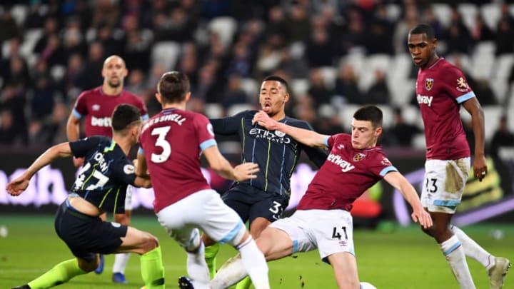 LONDON, ENGLAND - NOVEMBER 24: Gabriel Jesus of Manchester City is tackled by Declan Rice of West Ham United during the Premier League match between West Ham United and Manchester City at London Stadium on November 24, 2018 in London, United Kingdom. (Photo by Justin Setterfield/Getty Images)