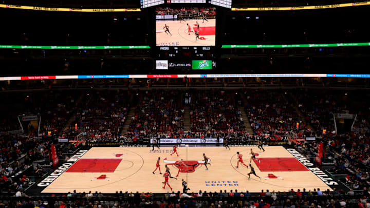 CHICAGO, IL - NOVEMBER 10: Victor Oladipo