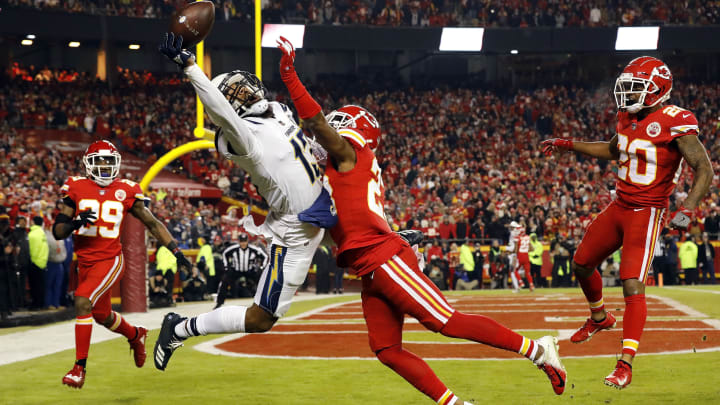 KANSAS CITY, MISSOURI – DECEMBER 13: Cornerback Kendall Fuller #23 of the Kansas City Chiefs breaks up a pass intended for wide receiver Keenan Allen #13 of the Los Angeles Chargers during the game at Arrowhead Stadium on December 13, 2018 in Kansas City, Missouri. (Photo by David Eulitt/Getty Images)