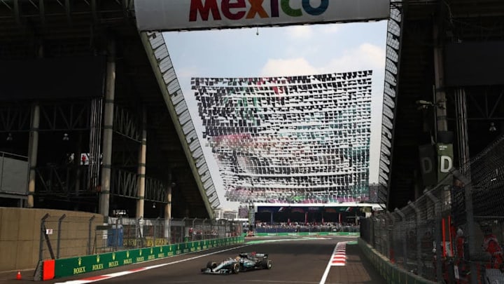 MEXICO CITY, MEXICO - OCTOBER 29: Lewis Hamilton of Great Britain driving the (44) Mercedes AMG Petronas F1 Team Mercedes F1 WO8 on track during the Formula One Grand Prix of Mexico at Autodromo Hermanos Rodriguez on October 29, 2017 in Mexico City, Mexico. (Photo by Clive Mason/Getty Images)
