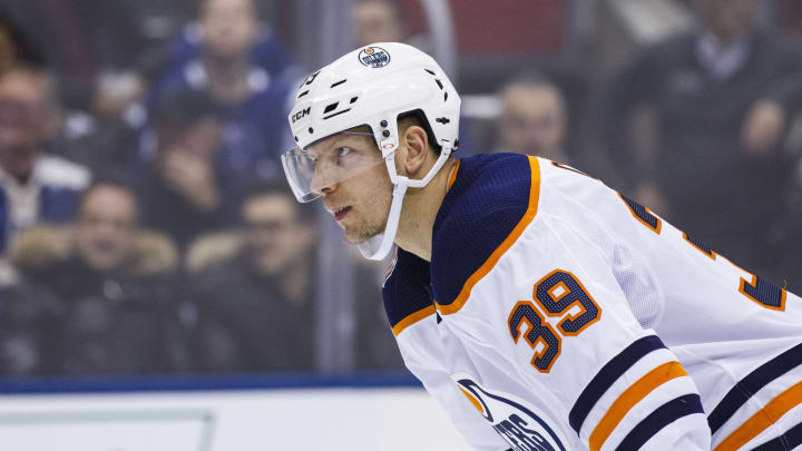 TORONTO, ON – FEBRUARY 27:Alex Chiasson #39 of the Edmonton Oilers gets ready for a face-off during the first period against the Toronto Maple Leafs at the Scotiabank Arena on February 27, 2019 in Toronto, Ontario, Canada. (Photo by Kevin Sousa/NHLI via Getty Images)